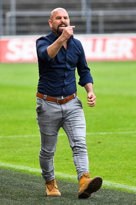 Sascha Glass Coach FC Köln complains, complaining, complaining, bitching, pessimistic, action, action, 10 06 2020, Cologne Germany , Soccer, Flyeralarm Women Bundesliga, 1 FC Köln FF USV Jena, DFB DFL REGULATIONS PROHIBIT ANY USE OF PHOTOGRAPHS AS IMAGE SEQUENCES AND OR QUASI VIDEO xmhx