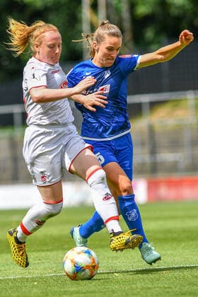 v li Amber Beret Cologne, 22 , Michaela Brandenburg Sand, 25 , Duel, duel, tackle, tackling, dynamics, action, action, 28 06 2020, Cologne Germany , Soccer, Flyeralarm Frauen Bundesliga, 1 FC Köln SC Sand, DFB DFL REGULATIONS PROHIBIT ANY USE OF PHOTOGRAPHS AS IMAGE SEQUENCES AND OR QUASI VIDEO xmhx
