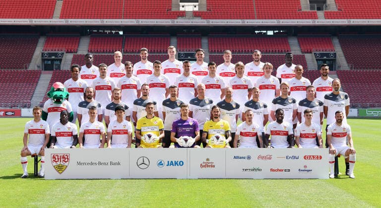 FOOTBALL 1 BUNDESLIGA SEASON 2020 2021 10 08 2020 Photo session at VfB Stuttgart Team photo VfB Stuttgart 1 row Philipp Klement, Tanguy Coulibaly, Erik Thommy, Wataru Endo, goalkeeper Fabian Bredlow, goalkeeper Gregor Kobel, goalkeeper Jens Grahl, Orel Mangala, Mateo Klimowicz, Gonzalo Castro v li 2 row mascot Fritzle, sports psychologist Dino Poimann, games analyst Marcus Fregin, athletics coach Matthias Schiffers, rehab coach Martin Franz, athletics coach Oliver Bartlett, Goalkeeping coach Uwe Gospodarek, video analyst Michael Kammermeyer, co-trainer Peter Perchtold, co-trainer Michael Wimmer, coach Pellegrino Matarazzo v li 3 row Daniel Didavi, Lilian Egloff, Pascal Stenzel, Marc Oliver Kempf, Philipp Foerster, Antonis Aidonis, Borna Sosa, Luca Mack, Roberto Massimo, Nicolas Gonzalez v left 4 row Clinton Mola, Holger Badstuber, Marcin Kaminski, Sasa Kalajdzic, Konstantinos Mavropanos, Waldemar Anton, Hamadi Al Ghaddioui, Silas Wamangituka v left