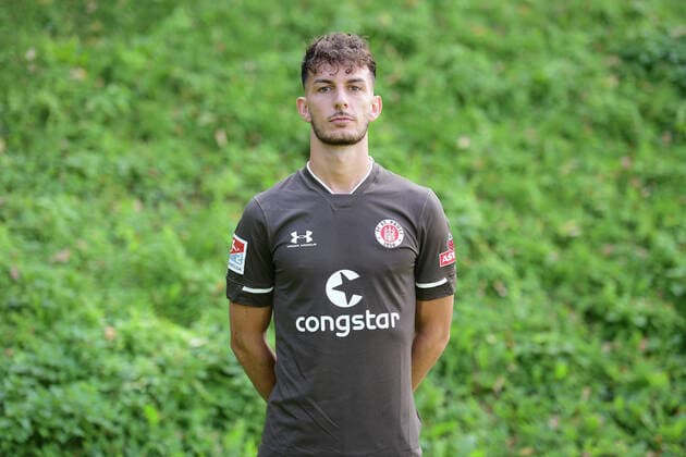 Leart Paqarada St Pauli 17 08 20, Hamburg, Media Day, FC St Pauli, football, GER, season 2020 2021, 2 Bundesliga, team photo appointment, portrait appointment Witters Pool via Thorsten Baering Poolfoto ,EDITORIAL USE ONLY