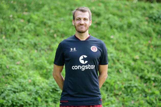 Jannik Biden match analysis, St Pauli 17 08 20, Hamburg, Media Day, FC St Pauli, football, GER, season 2020 2021, 2 Bundesliga, team photo appointment, portrait appointment Witters Pool via Thorsten Baering Poolfoto ,EDITORIAL USE ONLY