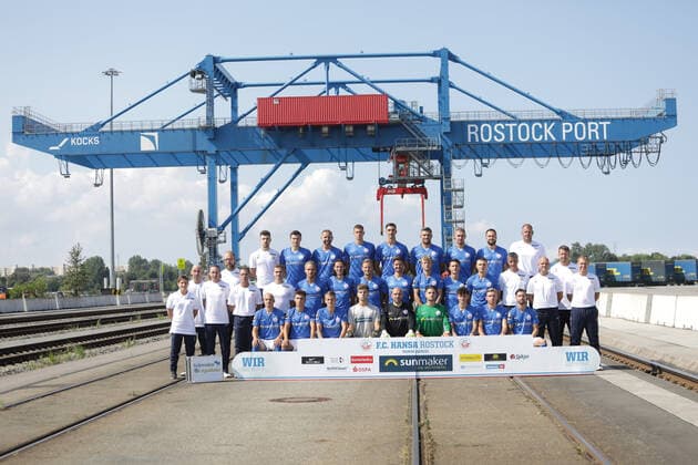 19 08 2020 3 Liga 2020 2021 Team and individual photo FC Hansa Rostock Back row v l Vincent Leifholz Video analysis , Björn Rother Rostock , John Verhoek Rostock , Max Reinthaler Rostock , Sven Sonnenberg Rostock , Adam Straith Rostock , Damian Roßbach Rossbach Rostock , Pascal Breier Rostock , Co Coach Uwe Ehlers Rostock Middle row from Dr Christine Kühn Physiotherapist , Maurice Ruhnau Bus Driver , Andreas Thiem Rostock , Physiotherapist Tobias Hamann Rostock , Physiotherapist Frank Scheller Rostock , Denis Hasenbek Physiotherapeuth , Nils Butzen Rostock , Luca Schulz Rostock , Bentley Baxter Bahn Rostock , Julian Riedel Rostock , Nik Omladic, Maurice Litka Rostock , Erik Engelhardt Rostock , Coach Jens Härtel Haertel Rostock , Co-Coach Ronny Thielemann Rostock , Goalkeeper Coach Dirk Orlishausen Rostock , Athletics Coach Bjoern Björn Bornholdt Rostock Front row from Korbinian Vollmann Rostock , Lukas Scherff Rostock , Nico Neidhardt Rostock , Goalkeeper Ben Alexander Voll Rostock , Goalkeeper Markus Kolke Rostock , Goalkeeper Luis Klatte Rostock , Aaron Herzog Rostock , Oliver Daedlow Rostock , Manuel Farrona Pulido Rostock DFB regulations prohibit any use of photographs as image sequences and or quasi video 19 08 2020 3 Liga 2020 2021 FC Hansa Rostock Rostock Copyright: xAndyxBuenning xEibner-Pressefotox EP_abg