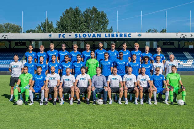 FC Slovan Liberec 2020 2021, spolecna fotografie tymu z 20. srpna 2020. Horni rada (zleva): Jhon Mosquera (8), Daniel Kosek (12), Imad Rondic (19), Kamso Mara (23), Lukas Csano (16), Jakub Jugas (2), Jusuf Hilal (21), Miroslav Dvorak (13), Taras Kacaraba (30), Radim Cernicky (26), Jan Matousek (11), Jakub Pesek (10) Prostredni rada (zleva): Petr Ulihrach (kustod), Jakub Barac (27), Jan Sulc (5), Michal Fukala (24), Ales Nesicky (9), Martin Koscelnik (18), Lukas Hasalik (31), Matej Chalus (37), Mohamed Tijani (29), Jakub Hromada (25), Kristian Michal (28), Vaclav Brendl (maser), Jiri Stech (ridic) Dolni rada (zleva): Milan Knobloch (34), Michael Rabusic (7), Tomas Pupkay (kondicni trener), Jiri Neuman (vedouci tymu), Marek Cech (trener brankaru), Libor Kleibl (reditel klubu), Pavel Hoftych (trener), Pavel Medynsky (asistent trenera), Miroslav Holenak (asistent trenera), Jan Mikula (3), Filip Nguyen (1). CTKPhotoP202008200756601 PER 1K