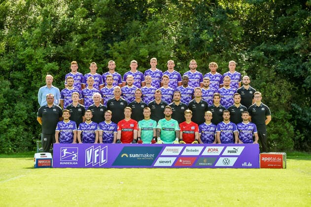 VfL Osnabrück, portrait date 2020 2021 22 08 2020, Romantik Hotel Aselager Mühle, Herzlake, VfL Osnabrück, portrait date 2020 2021 VfL Osnabrück, 2 BL, portrait date 2020 2021, team photo, 4 rows from Moritz Heyer, Sven Köhler, Timo Beermann, Luc Ihorst, Lukas Gugganig, Maurice Trapp, Marc Heider, Etienne Amenyido, Niklas Schmidt 3 row from Benjamin Schmedes Sports Director , Konstantin Engel, Sebastian Klaas, Ken Reichel, Sebastian Kerk, Adam Susac, Tim Möller, Hakim Traore , Marc Augà , Ulrich Taffertshofer, Julius Ohnesorge Head of Licensing 2 row from Mario Richter Zeugwart , Rene Flägel Team Manager , Manfred Glüsenkamp Psychologist , Rolf Meyer Goalkeeping Coach , Tim Danneberg Co Coach , Marco Grote Head Coach , Deniz Dogan Co Coach , Jan Philipp Hestermann Athletics Coach , Rafael Ramos Gameiro Game Analyst , Lennart Bartling Physiotherapist , Jannik Weber Physiotherapist 1 row of l n r Bashkim Ajdini, David Blacha, Nico Granatowski, David Buchholz, Moritz Nicolas, Philipp Kühn, Laurenz Beckemeyer, Bryan Henning, Kevin Wolze, Maurice Multhaup nordphotox xPaetzel nph00403