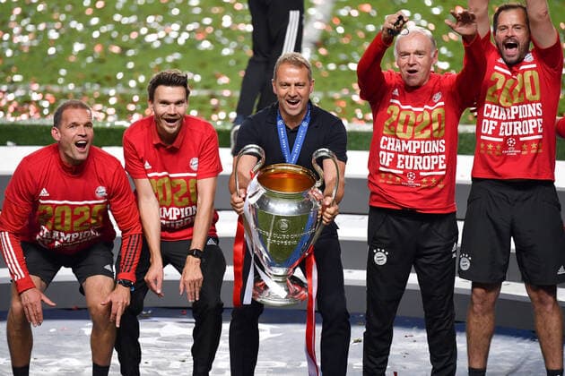 Soccer Champions League Final Paris St Germain Bayern Muenchen 0 1 Hans Dieter Flick Hansi ,Trainer Bayern Muenchen and his team of coaches with Cup,Trophy,Trophaee,trophy,Winning by Holger Broich,Danny Roehl,Hans Dieter Flick Hansi ,Trainer Bayern Muenchen Hermann GERLAND,Co Trainer Bayern Muenchen, Toni TAPALOVIC ,Goalkeeper Coach FC Bayern Muenchen Football Champions League, Final, Paris St Germain PSG FC Bayern Muenchen M 0 1 on 23 08 2020 at the Estadio da Luz in Lisbon Portugal PHOTO Frank Hoermann SVEN SIMON Pool NO use of any use photographs as image sequences and or quasi video Editorial Use ONLY National and International News Agencies OUT Lisbon Estadio da Luz Portugal Poolfoto SVEN SIMON Frank Hoermann Pool ,EDITORIAL USE ONLY