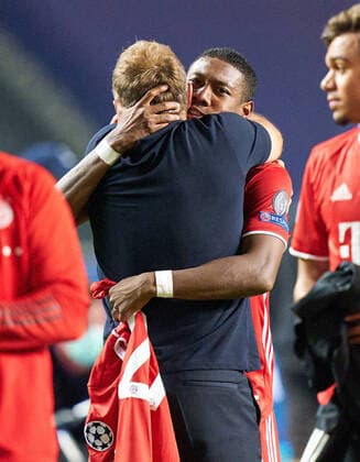Final Football UEFA Champions League FC BAYERN MUNICH PARIS SAINT GERMAIN PSG 1 0 Lisbon, Lisbon, Portugal, 23rd August 2020 Coach Hansi FLICK FCB , team manager, head coach, coach, David ALABA, FCB 27 team FCB win the trophy in the final match UEFA Champions League, final tournament FC BAYERN MUENCHEN PARIS ST GERMAIN PSG 1 0 in season 2019 2020, FCB, photographer Peter Schatz Pool UEFA REGULATIONS PROHIBIT ANY USE OF PHOTOGRAPHS as IMAGE SEQUENCES and or QUASI VIDEO National and international News Agencies OUT Editorial Use ONLY Lisbon Estadio da Luz de Benfica Portugal Poolfoto Peter Schatz ,EDITORIAL USE ONLY