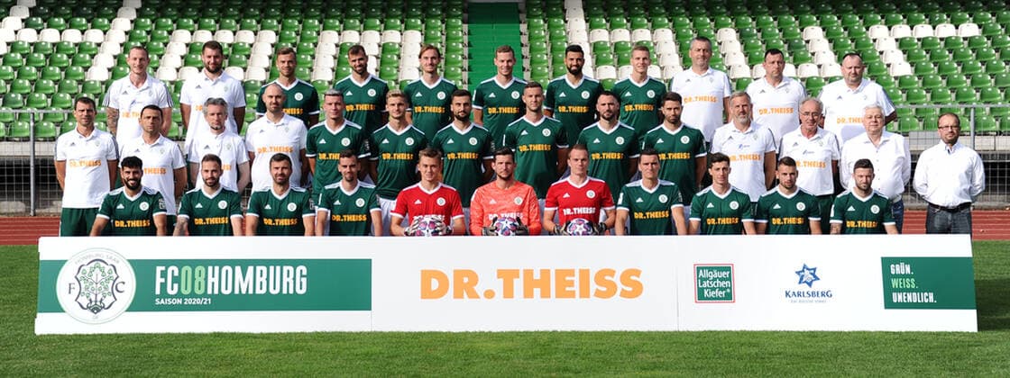 in the front with Serkan Goecer, Luca Plattenhardt, Christian Telch, Marco Hingerl, Niklas Knichel, David Salfeld, Mark Patrick Redl, Tim Stegerer, Jannik Sommer, Loris Weiss, Patrick Lienhard, in the middle with Matthias Mink, head coach, Joti Stamatopoulos, Co-Trainer,Oliver Mueller, goalkeeper coach, Steven Berni, athletics coach, Johannes Kraus, Jannis Reuss, Damjan Marceta, Ivan Sachanenko, Stefano Maier, Philipp Hoffmann, Klaus Ambrosch, physio, Peter Junkes, team doctor, Herbert Eder, president, Rafael Kowollik, Geschafsf¸hrer, in the back with Christopher Schurig, Physio, Aykut Bozdemir, Athletics Coach, Maurice Springfeld, Patrick Dulleck, Philipp Schuck, Michael Carl, Daniel di Gregorio, Niklas Doll, Predrag Lamesic, Greenkeeper, Dirk Brass, Altay Tsitak, Coach Team presentation at FC 08 Homburg, football, Regionalliga Southwest, 29 08 20, at Waldstadion Homburg, GER, football, Regionalliga Southwest, team presentation and squad portraits of the team of FC 08 Homburg, 29 08 20, Homburg Saar Copyright: xPeterxFranzx Eibner-Pressefotox EP_pfz