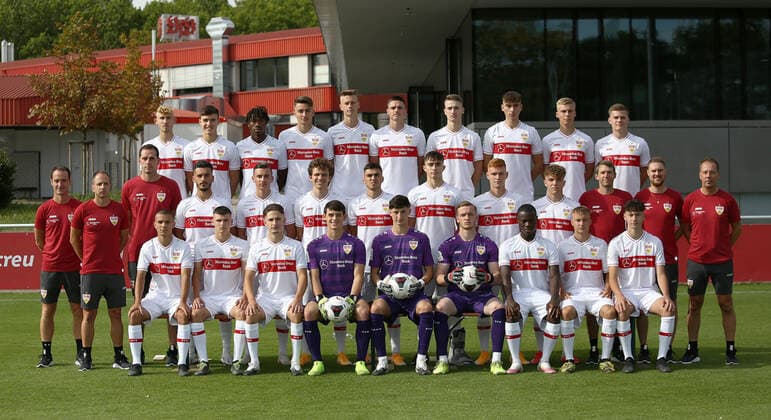 27 08 20 U19 VfB Stuttgart Photos Season 2020 2011 Germany, Stuttgart, 27 08 2020, Soccer, A Juniors Bundesliga South Southwest, Season 2020 2021, U19 VfB Stuttgart Photos Upper row from Robin Littig, Leonhard Münst, Mohamed Sankoh, Mirhan Inan, Luca Benz, Jakov Suver, Maurice Kramny, Rigon Spahiu, Julian Kudala, Frederik Schumann Middle row from Nico Willig Coach , Tobias Rathgeb Co Coach , Markus Krauss Goalkeeper Coach , Atmir Krasniqi, Davino Knappe, Jordan Meyer, Enrique Katsianas, Thomas Kastanaras, David Hummel, Lukas Laupheimer, Philipp Lang, Tobias Kiess, Volker Digulla Team Coach Lower row of Charalampos Babis Draka, Marcel Streit, Elion Mahmuti, Patrick Schott, Kilian Scharner, Tobias Werdich, Djibril Djeukam Nana, Mattis Hoppe, Mehmet Sahin