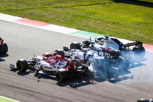 Crash: RAIKKONEN Kimi (fin), Alfa Romeo Racing ORLEN C39, GASLY Pierre (fra), Scuderia AlphaTauri Honda AT01, GROSJEAN Romain (fra), Haas F1 Team VF-20 Ferrari, action during the Formula 1 Pirelli Gran Premio Della Toscana Ferrari 1000, 2020 Tuscan Grand Prix, from September 11 to 13, 2020 on the Autodromo Internazionale del Mugello, in Scarperia e San Piero, near Florence, Italy FORMULE 1 : Grand prix de Toscane - Course - Mugello - Scarperia e San Piero - 13 09 2020 DPPI PANORAMIC 00120019_AC9I9643