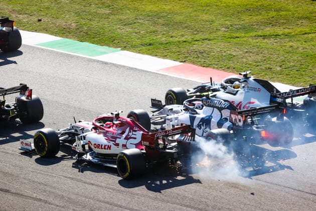 Crash: RAIKKONEN Kimi (fin), Alfa Romeo Racing ORLEN C39, GASLY Pierre (fra), Scuderia AlphaTauri Honda AT01, GROSJEAN Romain (fra), Haas F1 Team VF-20 Ferrari, action during the Formula 1 Pirelli Gran Premio Della Toscana Ferrari 1000, 2020 Tuscan Grand Prix, from September 11 to 13, 2020 on the Autodromo Internazionale del Mugello, in Scarperia e San Piero, near Florence, Italy FORMULE 1 : Grand prix de Toscane - Course - Mugello - Scarperia e San Piero - 13 09 2020 DPPI PANORAMIC 00120019_AC9I9645