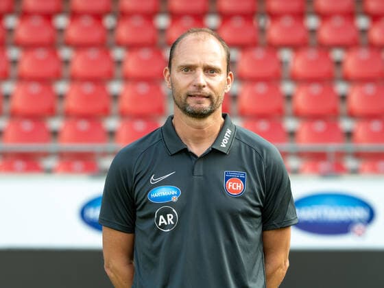 Alexander Raaf, 1 FC Heidenheim 1846, 2 Bundesliga, team photo and portrait appointment, season 2020 2021, 17 09 2020, DFB DFL regulations prohibit any use of photographs as image sequences and or quasi video , 1 FC Heidenheim 1846, 2 Bundesliga, team photo and portrait appointment, clipping, shooting, season 2020 2021, 17 09 2020 Heidenheim Copyright: xEibner-Pressefoto SaschaxWaltherx EP_swa