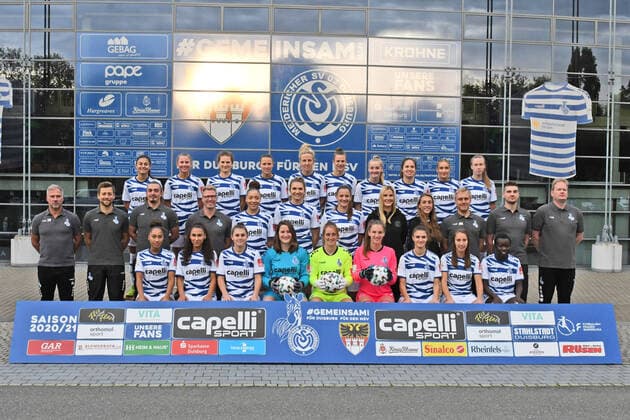 Team photo MSV Duisburg women season 2020 21 Back row from Ecem Cuemert, Meret Guenster, Sophie Maierhofer, Isabel Hochstein, Julia Debitzki, Anja Kirsten, Emma Hilbrands, Alina Angerer, Nina Lange, Claire O Riordan Middle row from coach Thomas Gerstner, Co-Coach Nico Schneck, Goalkeeping Coach Marc Ernzer, Athletics Coach Daniel Philipp, Jorain Baucom, Taylor Kornieck, Lucia Harsanyova, Deputy Team Physician Deborah Becker, Team Physician Dr Svenja Kloer, Physiotherapist Marc Laufkoetter, Physiotherapist Danijel Barukcic, Zeugwart Christian Mittelbach Lower row from left to right Vanessa Fuerst, Miray Cin, Antonia Halverkamps, goalkeeper Carolin Sophie Haerling, goalkeeper Meike Kaemper, goalkeeper Ena Mahmutovic, Geldona Morina, Yvonne Zielinski, Sura Bayoru Yekka all MSV Duisburg women 12 10 2020, Soccer, Women Soccer Bundesliga, MSV Duisburg Teampraesentation 2020 21 DFL DFB REGULATIONS PROHIBIT ANY USE OF PHOTOGRAPHS AS IMAGE SEQUENCES AND OR QUASI VIDEO 12 10 2020, Soccer, Women Soccer Bundesliga, MSV Duisburg Teampraesentation 2020 21 Duisburg Copyright: xThomasxThienelx Eibner-Pressefotox EP_ttl