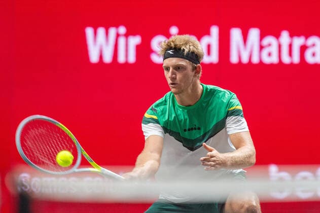 In the Alejandro DAVIDOVICH FOKINA ESP , Dennis NOVAK AUT vs Alejandro DAVIDOVICH FOKINA ESP , TENNIS, bett1hulks Indoor, 16 10 2020, GER, TENNIS, ATP TOUR, bet1hulks Indoor, Dennis NOVAK AUT vs Alejandro DAVIDOVICH FOKINA ESP , 16 10 2020 COLOGNE Copyright: xEibnerxPressefotox xBenjaminxSOELZERx EP_BSO