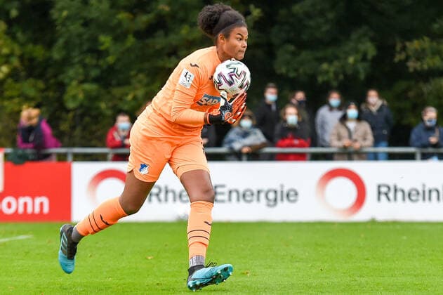 Louisa Binley Goalie TSG, 23 on the ball, game scene, cut-out, full body, single picture, action, action, 17 10 2020, Cologne Germany , Soccer, 2 Women Bundesliga South, 1 FC Köln TSG 1899 Hoffenheim II, DFB DFL REGULATIONS PROHIBIT ANY USE OF PHOTOGRAPHS AS IMAGE SEQUENCES AND OR QUASI VIDEO xmhx