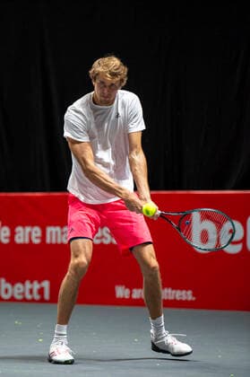 In Alexander ZVEREV GER , Alexander ZVEREV GER exclusively before the doubles match, TENNIS, bett1HULKS Championship, 20 10 2020, GER, TENNIS, ATP TOUR, bett1HULKS Championship, Alexander ZVEREV GER exclusively before the doubles match, 20 10 2020 KOELN Copyright: xEibnerxPressefotox xBenjaminxSOELZERx EP_BSO