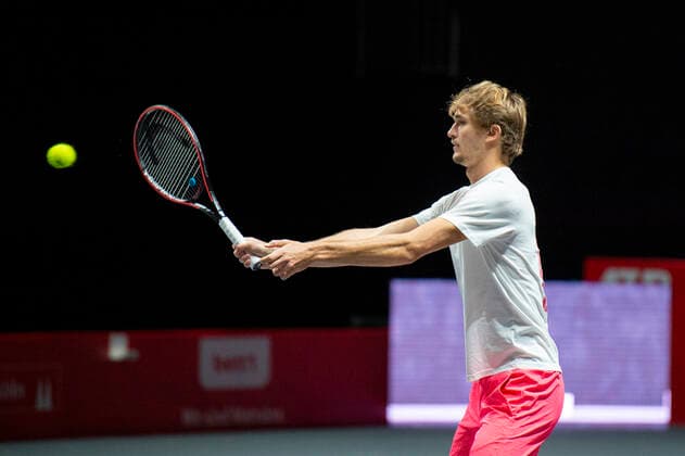In Alexander ZVEREV GER , Alexander ZVEREV GER exclusively before the doubles match, TENNIS, bett1HULKS Championship, 20 10 2020, GER, TENNIS, ATP TOUR, bett1HULKS Championship, Alexander ZVEREV GER exclusively before the doubles match, 20 10 2020 KOELN Copyright: xEibnerxPressefotox xBenjaminxSOELZERx EP_BSO