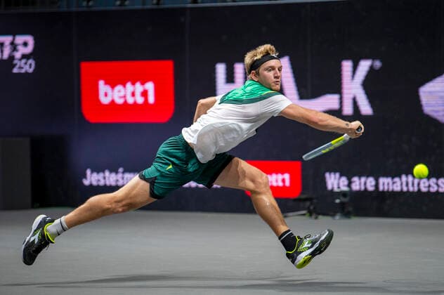 In the Alejandro DAVIDOVICH FOKINA ESP , Damir DZUMHUR BIH vs Alejandro DAVIDOVICH FOKINA ESP , TENNIS, bett1HULKS Championship, 20 10 2020, GER, TENNIS, ATP TOUR, bett1HULKS Championship, Damir DZUMHUR BIH vs Alejandro DAVIDOVICH FOKINA ESP , 20 10 2020 KOELN Copyright: xEibnerxPressefotox xBenjaminxSOELZERx EP_BSO