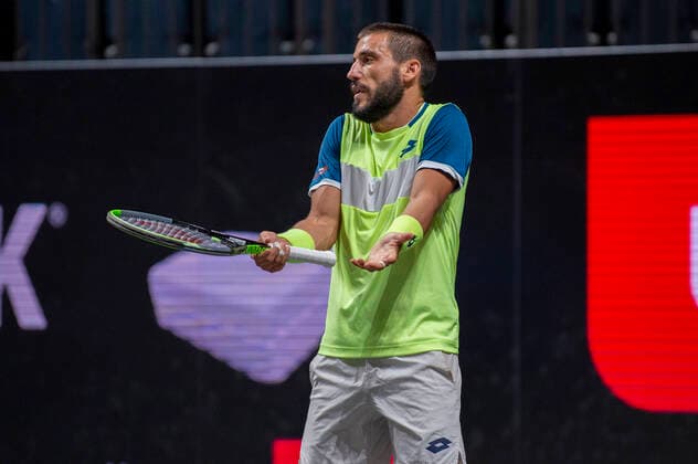 In the Damir DZUMHUR BIH , Damir DZUMHUR BIH vs Alejandro DAVIDOVICH FOKINA ESP , TENNIS, bett1HULKS Championship, 20 10 2020, GER, TENNIS, ATP TOUR, bett1HULKS Championship, Damir DZUMHUR BIH vs Alejandro DAVIDOVICH FOKINA ESP , 20 10 2020 KOELN Copyright: xEibnerxPressefotox xBenjaminxSOELZERx EP_BSO