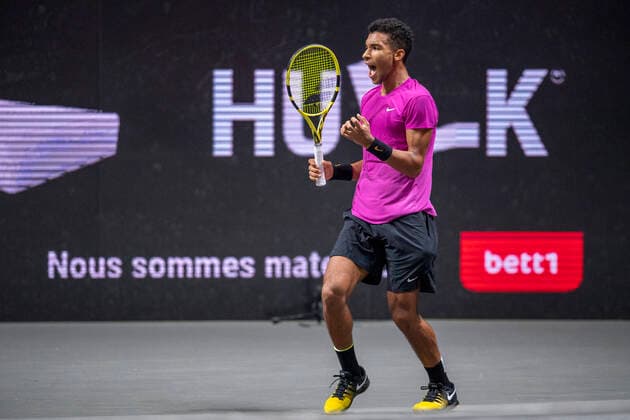 In the emotionally charged jubilation of victory of Felix AUGER ALIASSIME CAN after the most exciting game since the first game here in KOELN, Egor GERASIMOV BLR vs Felix AUGER ALIASSIME CAN , TENNIS, bett1HULKS Championship, 21 10 2020, GER, TENNIS, ATP TOUR, bett1HULKS Championship, Egor GERASIMOV BLR vs Felix AUGER ALIASSIME CAN , 21 10 2020 COLOGNE Copyright: xEibnerxPressefotox xBenjaminxSOELZERx EP_BSO