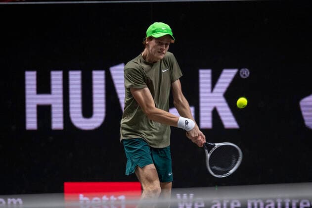 In Jannik SINNER ITA , Pierre Hugues HERBERT FRA vs Jannik SINNER ITA , TENNIS, bett1HULKS Championship, 22 10 2020, GER, TENNIS, ATP TOUR, bett1HULKS Championship, Pierre Hugues HERBERT FRA vs Jannik SINNER ITA , 22 10 2020 COLOGNE Copyright: xEibnerxPressefotox xBenjaminxSOELZERx EP_BSO
