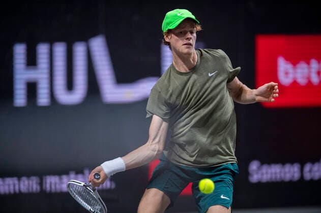 In Jannik SINNER ITA , Pierre Hugues HERBERT FRA vs Jannik SINNER ITA , TENNIS, bett1HULKS Championship, 22 10 2020, GER, TENNIS, ATP TOUR, bett1HULKS Championship, Pierre Hugues HERBERT FRA vs Jannik SINNER ITA , 22 10 2020 COLOGNE Copyright: xEibnerxPressefotox xBenjaminxSOELZERx EP_BSO