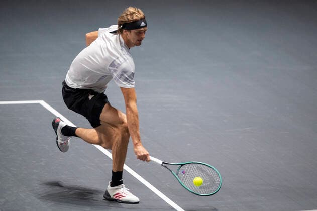 In Alexander ZVEREV GER , Kevin KRAWIETZ GER , Andreas MIES GER vs Alexander ZVEREV GER , Mischa ZVEREV GER , TENNIS, bett1HULKS Championship, 22 10 2020, GER, TENNIS, ATP TOUR, bett1HULKS Championship, Kevin KRAWIETZ GER , Andreas MIES GER vs Alexander ZVEREV GER , Mischa ZVEREV GER , 22 10 2020 KOELN Copyright: xEibnerxPressefotox xBenjaminxSOELZERx EP_BSO