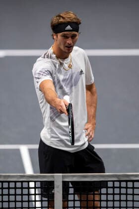 In Alexander ZVEREV GER , Kevin KRAWIETZ GER , Andreas MIES GER vs Alexander ZVEREV GER , Mischa ZVEREV GER , TENNIS, bett1HULKS Championship, 22 10 2020, GER, TENNIS, ATP TOUR, bett1HULKS Championship, Kevin KRAWIETZ GER , Andreas MIES GER vs Alexander ZVEREV GER , Mischa ZVEREV GER , 22 10 2020 KOELN Copyright: xEibnerxPressefotox xBenjaminxSOELZERx EP_BSO