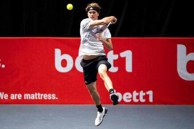 In Alexander ZVEREV GER , Kevin KRAWIETZ GER , Andreas MIES GER vs Alexander ZVEREV GER , Mischa ZVEREV GER , TENNIS, bett1HULKS Championship, 22 10 2020, GER, TENNIS, ATP TOUR, bett1HULKS Championship, Kevin KRAWIETZ GER , Andreas MIES GER vs Alexander ZVEREV GER , Mischa ZVEREV GER , 22 10 2020 KOELN Copyright: xEibnerxPressefotox xBenjaminxSOELZERx EP_BSO