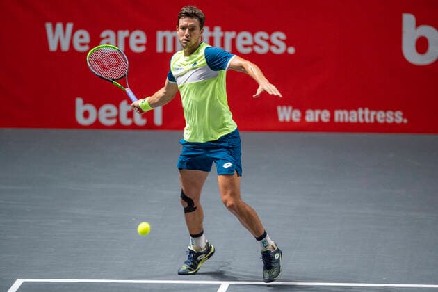 In the Andreas MIES GER , Kevin KRAWIETZ GER , Andreas MIES GER vs Alexander ZVEREV GER , Mischa ZVEREV GER , TENNIS, bett1HULKS Championship, 22 10 2020, GER, TENNIS, ATP TOUR, bett1HULKS Championship, Kevin KRAWIETZ GER , Andreas MIES GER vs Alexander ZVEREV GER , Mischa ZVEREV GER , 22 10 2020 KOELN Copyright: xEibnerxPressefotox xBenjaminxSOELZERx EP_BSO