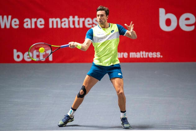 In the Andreas MIES GER , Kevin KRAWIETZ GER , Andreas MIES GER vs Alexander ZVEREV GER , Mischa ZVEREV GER , TENNIS, bett1HULKS Championship, 22 10 2020, GER, TENNIS, ATP TOUR, bett1HULKS Championship, Kevin KRAWIETZ GER , Andreas MIES GER vs Alexander ZVEREV GER , Mischa ZVEREV GER , 22 10 2020 KOELN Copyright: xEibnerxPressefotox xBenjaminxSOELZERx EP_BSO