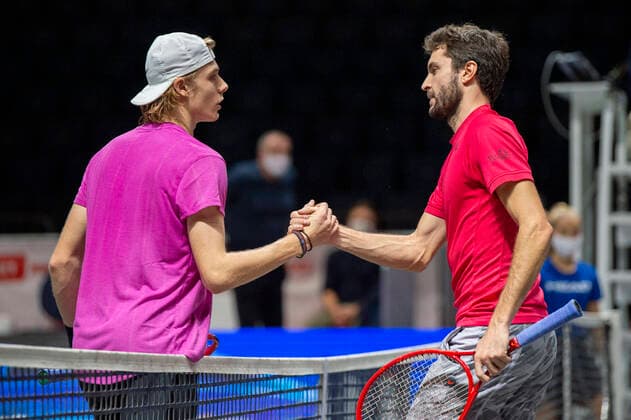 In Denis SHAPOVALOV CAN , Gilles SIMON FRA Denis SHAPOVALOV CAN vs Gilles SIMON FRA , TENNIS, bett1HULKS Championship, 22 10 2020, GER, TENNIS, ATP TOUR, bett1HULKS Championship, Denis SHAPOVALOV CAN vs Gilles SIMON FRA , 22 10 2020 COLOGNE Copyright: xEibnerxPressefotox xBenjaminxSOELZERx EP_BSO