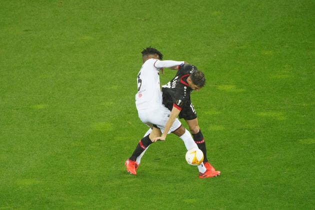 Football , Europa League, Season 2020 2021, Corona Time, Covid 19, Bayer 04 Leverkusen vs OGC Nice , Group stage, Group C, 22 10 2020, Bayarena Leverkusen,rodson sambu, nice, lucas alario, Bayer 04 Leverkusen ,