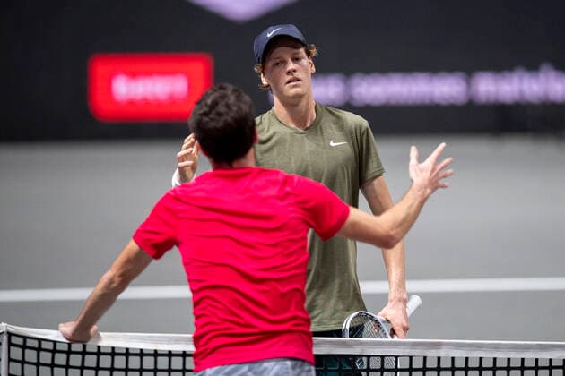 In Gilles SIMON FRA , Jannik SINNER ITA v l after the victory of Jannik SINNER ITA Gilles SIMON FRA vs Jannik SINNER ITA , TENNIS, bett1HULKS Championship, 23 10 2020, GER, TENNIS, ATP TOUR, bett1HULKS Championship,Gilles SIMON FRA vs Jannik SINNER ITA , 23 10 2020 COLOGNE Copyright: xEibnerxPressefotox xBenjaminxSOELZERx EP_BSO