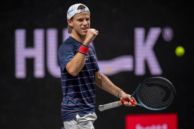 In the victory celebrations of Diego SCHWARTZMAN ARG , Alejandro DAVIDOVICH FOKINA ESP vs Diego SCHWARTZMAN ARG , TENNIS, bett1HULKS Championship, 23 10 2020, GER, TENNIS, ATP TOUR, bett1HULKS Championship, Alejandro DAVIDOVICH FOKINA ESP vs Diego SCHWARTZMAN ARG , 23 10 2020 COLOGNE Copyright: xEibnerxPressefotox xBenjaminxSOELZERx EP_BSO