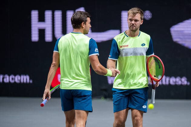 In the Andreas MIES GER , Kevin KRAWIETZ GER Andreas MIES GER , Kevin KRAWIETZ GER vs Marcus DANIELL NZL , Philipp OSWALD AUT , TENNIS, bett1hulks Indoor, 24 10 2020, GER, TENNIS, ATP TOUR, bett1hulks Championship, Andreas MIES GER , Kevin KRAWIETZ GER vs Marcus DANIELL NZL , Philipp OSWALD AUT , 24 10 2020 KOELN Copyright: xEibnerxPressefotox xBenjaminxSOELZERx EP_BSO