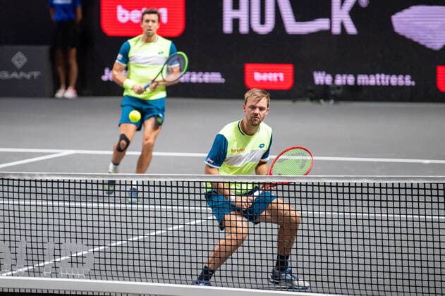 In the Kevin KRAWIETZ GER , Andreas MIES GER Andreas MIES GER , Kevin KRAWIETZ GER vs Marcus DANIELL NZL , Philipp OSWALD AUT , TENNIS, bett1hulks Indoor, 24 10 2020, GER, TENNIS, ATP TOUR, bett1hulks Championship, Andreas MIES GER , Kevin KRAWIETZ GER vs Marcus DANIELL NZL , Philipp OSWALD AUT , 24 10 2020 KOELN Copyright: xEibnerxPressefotox xBenjaminxSOELZERx EP_BSO