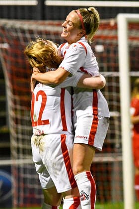 v li Amber beret Cologne, 22 scored the goal to 1 0, Mandy Islacker Cologne, 8 gave the template,goal, goal success, action, action, game scene, cheer about a goal, cheer, goal cheer, goal success, celebrate the goal, goal, celebration, Cheering over the goal, optimistic, action, action, 01 11 2020, Cologne Germany , Soccer, DFB Pokal Frauen, 2 Round, 1 FC Köln Bayer 04 Leverkusen, DFB DFL REGULATIONS PROHIBIT ANY USE OF PHOTOGRAPHS AS IMAGE SEQUENCES AND OR QUASI VIDEO xmhx