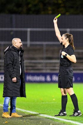 From left to right Sascha Glass Trainer FC Köln , Vanessa Arlt Referee , Yellow Card, Warning, yellow card, 01 11 2020, Cologne Germany , Football, DFB Pokal Frauen, 2 Round, 1 FC Köln Bayer 04 Leverkusen, DFB DFL REGULATIONS PROHIBIT ANY USE OF PHOTOGRAPHS AS IMAGE SEQUENCES AND OR QUASI VIDEO xmhx