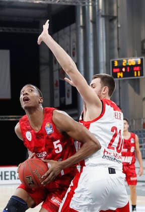 Germany, Bamberg, Brose Arena, 16 12 2020, emspor, emonline, despor, deonline, Brose Bamberg vs s Oliver Wuerzburg, Basketball, BBL picture v li Justin Sears s Oliver Wuerzburg and Chase Fieler Brose Bamberg Copyright: HMBxMedia xHeikoxBecker