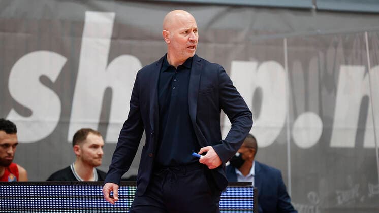 Germany, Wuerzburg, s Oliver Arena, 20 12 2020, emspor, emonline, despor, deonline, s Oliver Wuerzburg vs SYNTAINICS MBC, Basketball, BBL picture v li Headcoach Denis Wucherer s Oliver Wuerzburg Copyright: HMBxMedia xHeikoxBecker