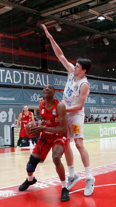 Germany, Wuerzburg, s Oliver Arena, 20 12 2020, emspor, emonline, despor, deonline, s Oliver Wuerzburg vs SYNTAINICS MBC, Basketball, BBL Picture v li Justin Sears s Oliver Wuerzburg and AJ Brodeur MBC Copyright: HMBxMedia xHeikoxBecker
