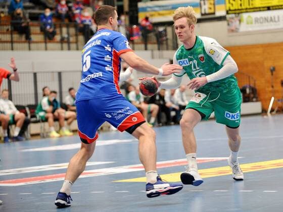 Marian Michalczik Fuechse Berlin 22 , duel, dynamics HBW Balingen Weilstetten vs Fuechse Berlin, handball, Liqui Moly HBL, men, 1 Bundesliga, season 2020 2021, 20 12 2020, HBW Balingen Weilstetten vs Fuechse Berlin, handball, Liqui Moly HBL, men, 1 Bundesliga, season 2020 2021, 20 12 2020 Balingen Copyright: xWoernx xEibner-Pressefotox EP_nwn