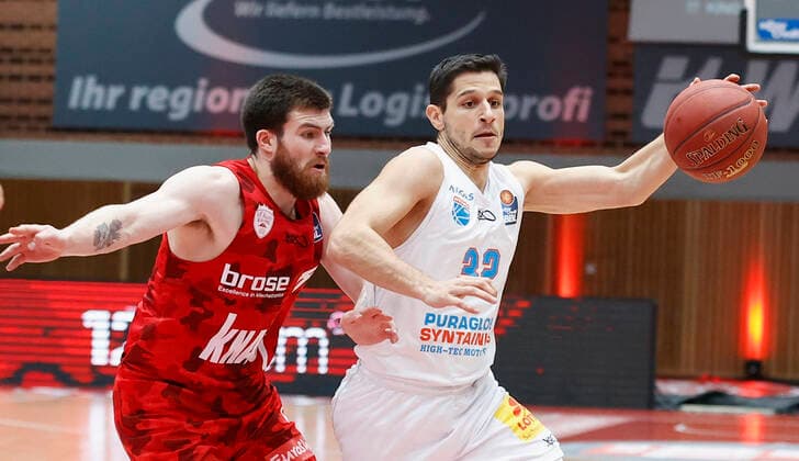 Germany, Wuerzburg, s Oliver Arena, 20 12 2020, emspor, emonline, despor, deonline, s Oliver Wuerzburg vs SYNTAINICS MBC, Basketball, BBL picture v li Tayler Persons s Oliver Wuerzburg and Roko Rogic MBC Copyright: HMBxMedia xHeikoxBecker