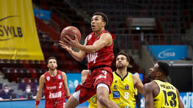 Germany, Ludwigsburg, MHPArena, 27 12 2020, emspor, emonline, despor, deonline, MHP RIESEN Ludwigsburg s Oliver Wuerzburg, Basketball, BBL picture v li Tyson Ward s Oliver Wuerzburg , Elias Harris MHP RIESEN and Yorman Polas Bartolo MHP RIESEN DFL REGULATES PROHIBIT ANY USE OF PHOTOGRAPHS AS IMAGE SEQUENCES AND OR QUASI VIDEO Copyright: HMBxMedia xHeikoxBecker