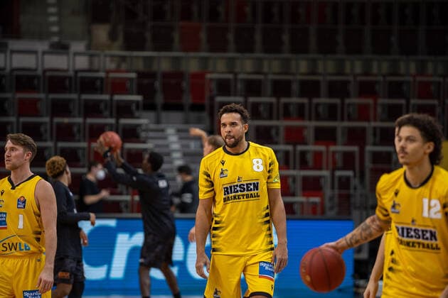 Jordan Hulls MHP Riesen Ludwigsburg, 1 Elias Harris MHP Riesen Ludwigsburg, 8 Jonah Radebaugh MHP Riesen Ludwigsburg, 12 ¨¨¨MHP Riesen Ludwigsburg vs Hamburg Towers, Basketball, Bundesliga, easy credit BBL, Matchday 11, Season 2020 2021, 29 12 2020, ¨¨ MHP Riesen Ludwigsburg vs Hamburg Towers, Basketball, Bundesliga, easy credit BBL, Matchday 11, Season 2020 2021, 29 12 2020 Ludwigsburg. Copyright: xNinaxSander xEibnerxPressefotoxIx EP_NSR
