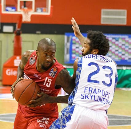 Brandon Bowman, Quantez Robertson 10 Spieltag, Basketball Bundesliga, Basketball season 2020 2021, Germany, easyCredit BBL, Germany, Giessen 46ers, giessen red, men, Jobstairs GIESSEN 46ers Fraport Skyliners, men, frankfurt white