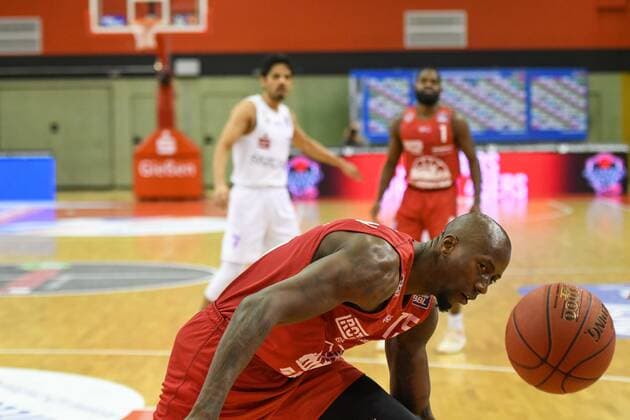 Brandon Bowman 11 matchday, Basketball Bundesliga, Basketball season 2020 2021, Germany, easyCredit BBL, frankfurt, Germany, Giessen 46ers, giessen red, men, Jobstairs GIESSEN 46ers BG Göttingen men, Göttingen white