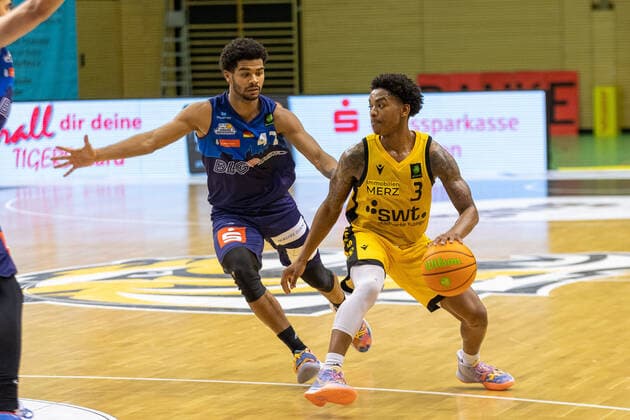 Marvin Heckel Eisbären Bremerhaven, 47 Joshua Sharkey Tigers Tübingen, 3 ¨¨¨Tigers Tübingen vs Eisbären Bremerhaven, 2 Basketball, Bundesliga, Pro A, Barmer 2 Basketball, Matchday 17, Season 2020 2021, 23 01 2021, ¨¨ Tigers Tübingen Eisbären Bremerhaven, Basketball, 2 Bundesliga, Barmer 2 Basketball, Matchday 17, Season 2020 2021, 23 01 2021 Rottenburg am Neckar. Copyright: xNinaxSander xEibnerxPressefotoxIx EP_NSR