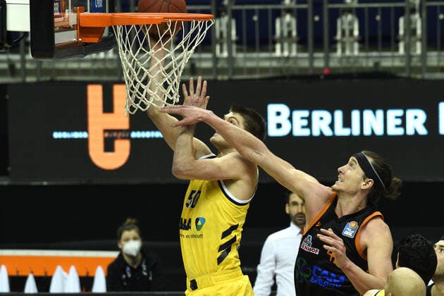 f l Ben Lammers Alba, Dennis Clifford Rasta Vechta, 31 01 2021, BBL, Alba Berlin vs RASTA Vechta , at Mercedes Benz Arena, GER, Berlin, 31 01 2021, BBL, Alba vs RASTA Vechta Berlin Copyright: xUwexKoch xEibner-Pressefotox EP_ukh