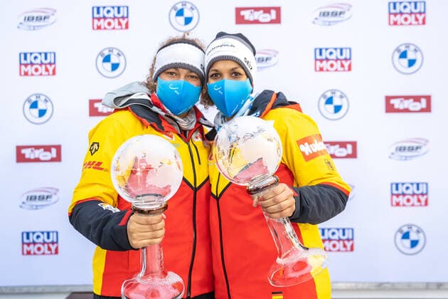AUT, BMW IBSF World Cup Bobsleigh, Igls 31 01 2021, Olympia Eiskanal, Innsbruck, AUT, BMW IBSF World Cup Bobsleigh, Igls, women doubles bobsleigh, award ceremony, in picture Vanessa Mark, Mariama Jamanka GER Vanessa Mark Mariama Jamanka of Germany during the winner ceremony for the women doubles bobsleigh competition of BMW IBSF World Cup at the Olympia Eiskanal in Innsbruck, Austria on 2021 01 31 Innsbruck Tirol Austria